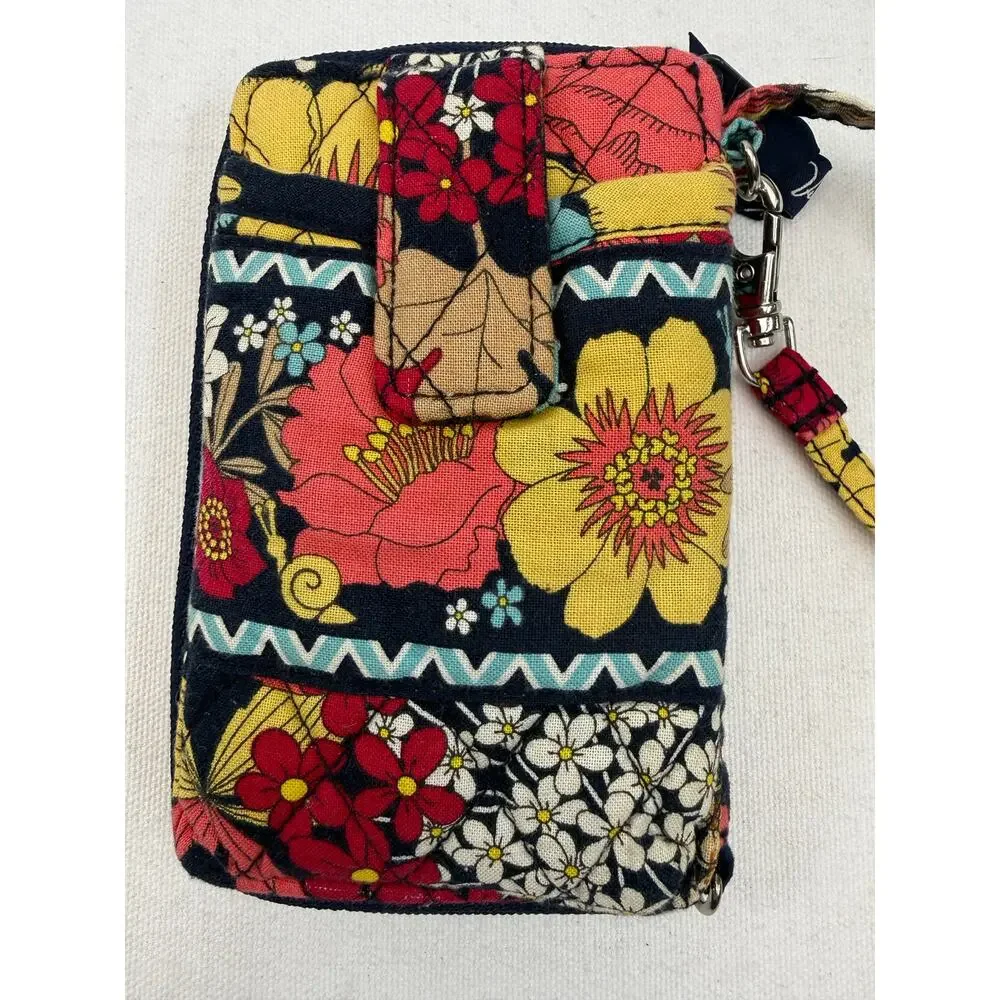 Vera Bradley Happy Snails All In One Wristlet Wallet - Picture 2 of 8